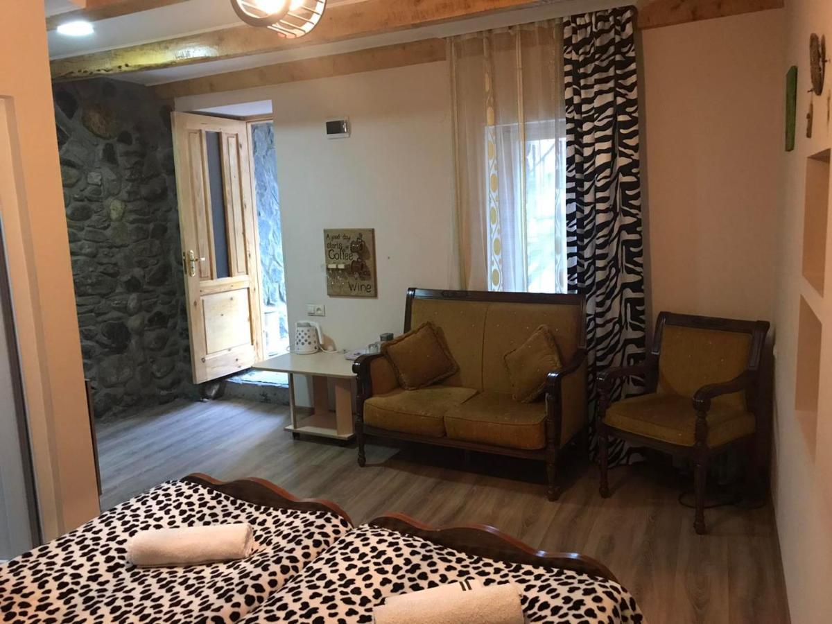 Guesthouse Venera เมสเตีย ภายนอก รูปภาพ