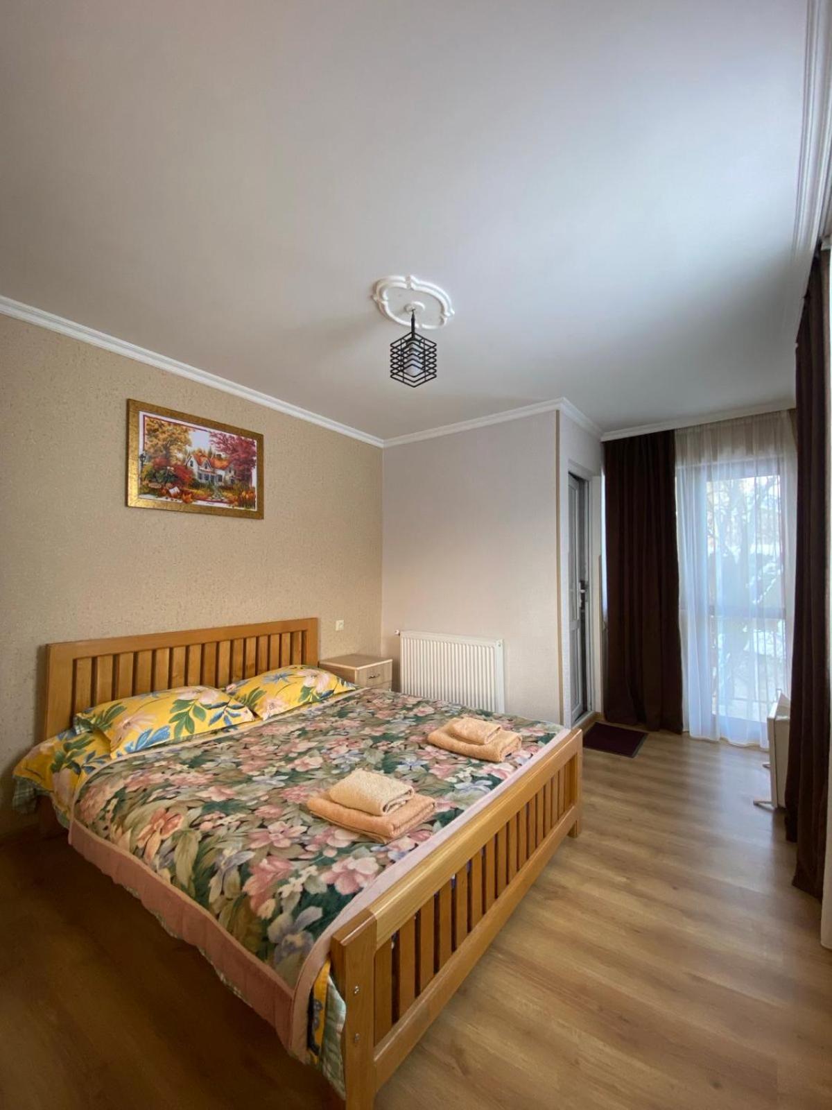 Guesthouse Venera เมสเตีย ภายนอก รูปภาพ