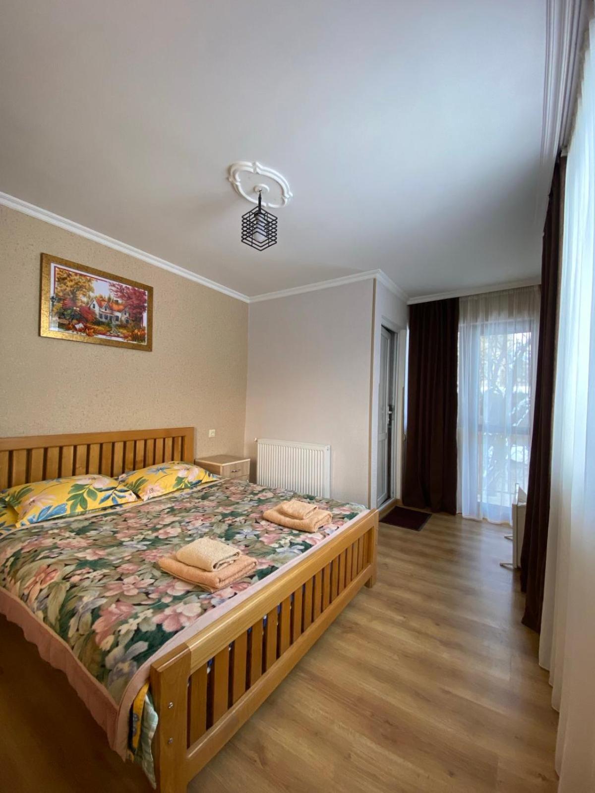 Guesthouse Venera เมสเตีย ภายนอก รูปภาพ